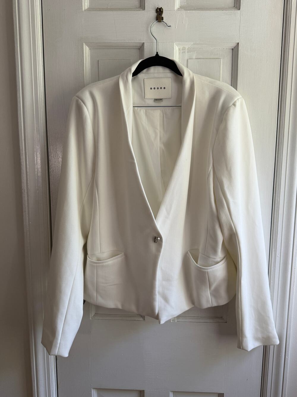BlankNYC Women's XL Off White Shawl Collar Blazer Cropped Open Front Jacket EUC